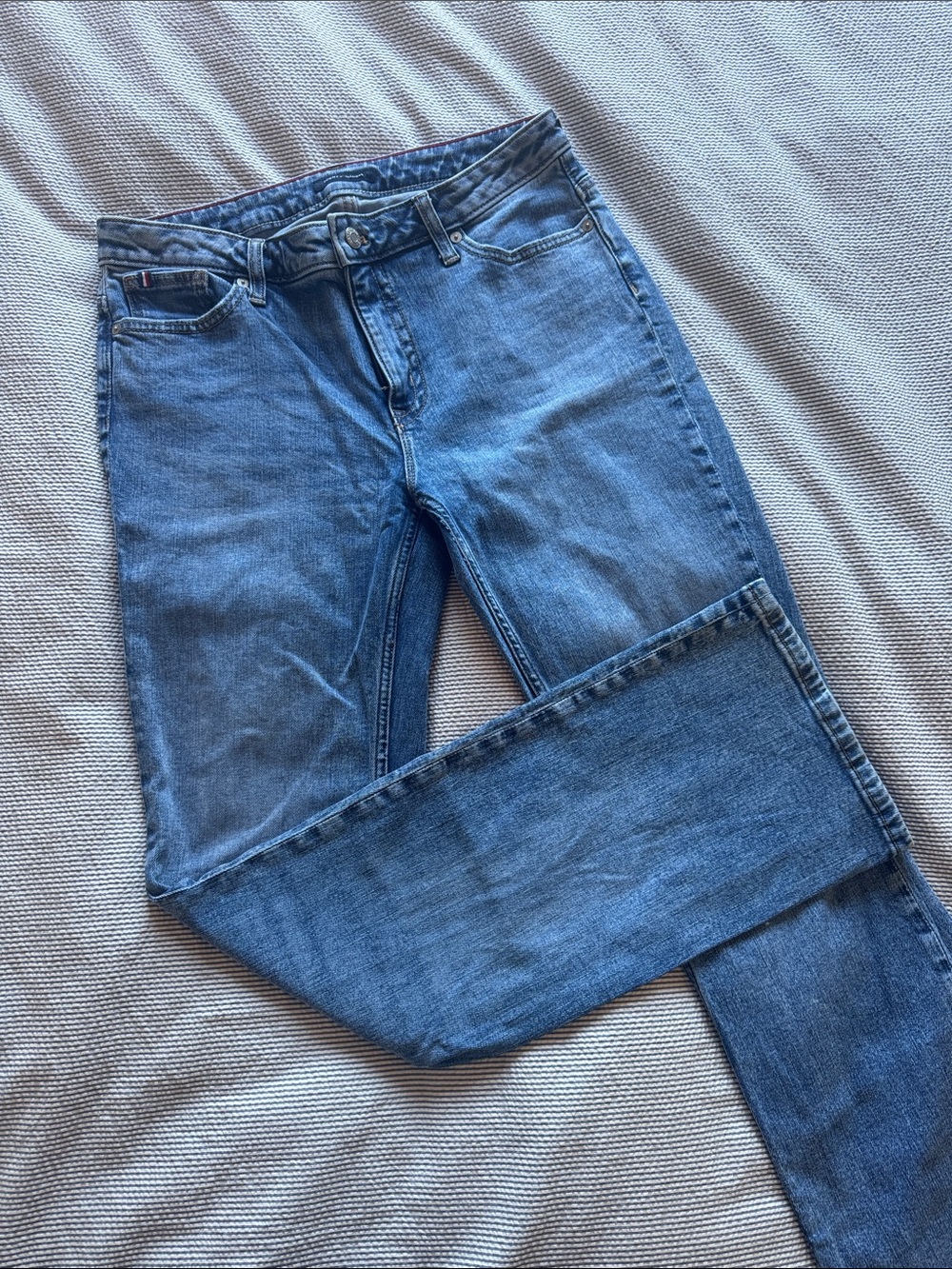 Tommy Hilfiger Women's Boot Cut Jeans in Light Blue Denim